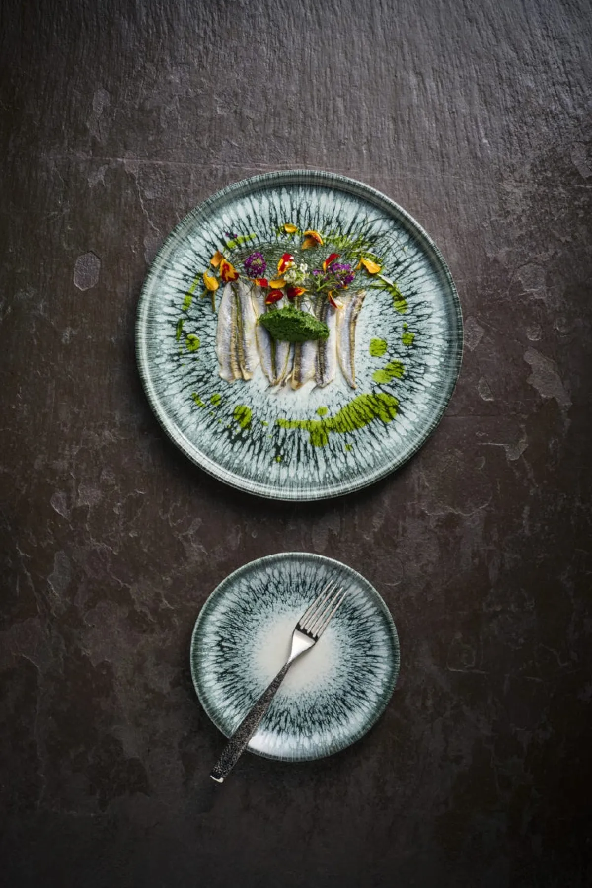 CHURCHILL Assiette à bord droit rond noir porcelaine vitrifiée Ø 15,7 cm Inked Lume Online