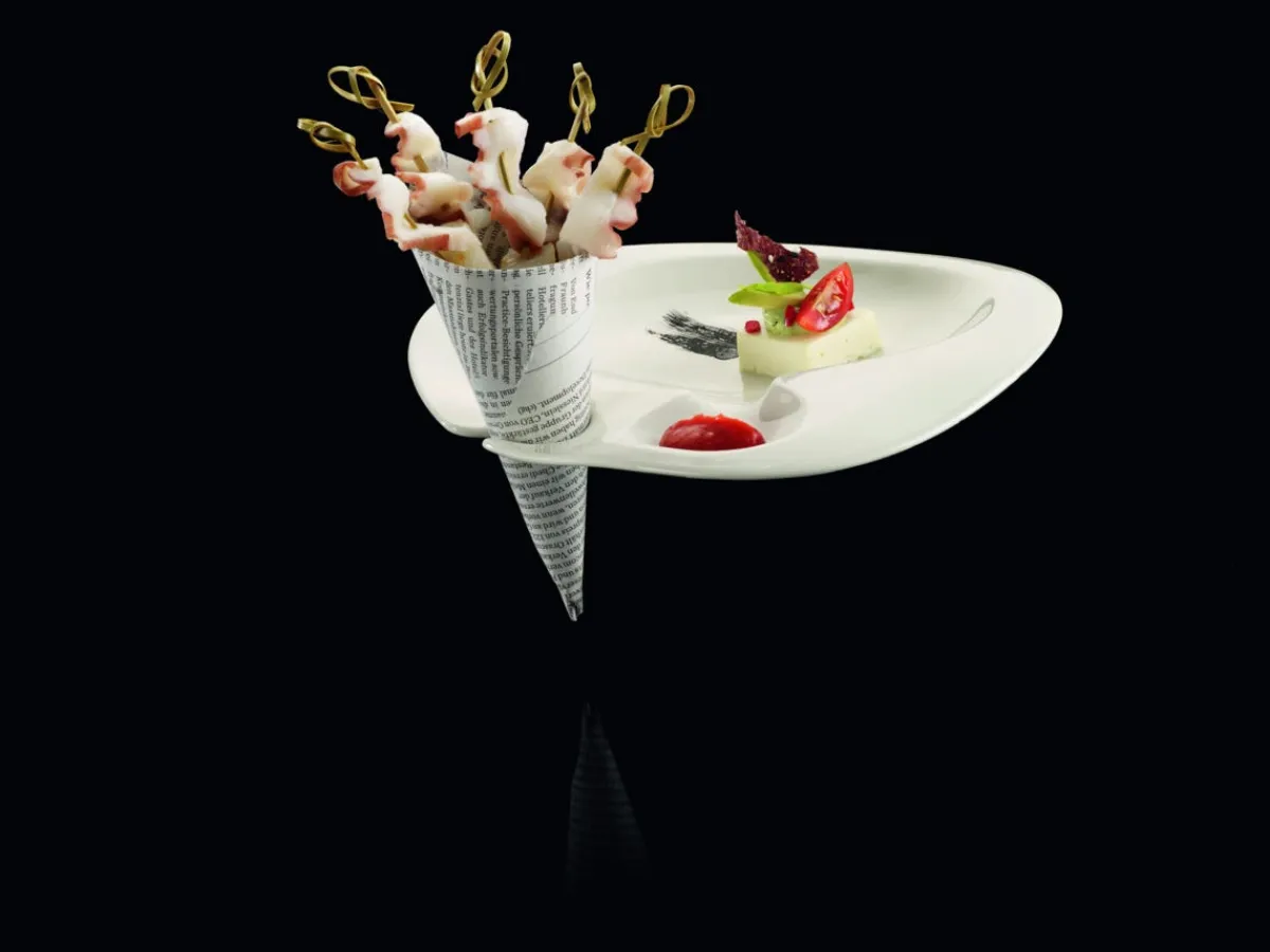 Assiette cocktail ovale ivoire porcelaine vitrifiée 22,7x18,6 cm Nabur - RAK New