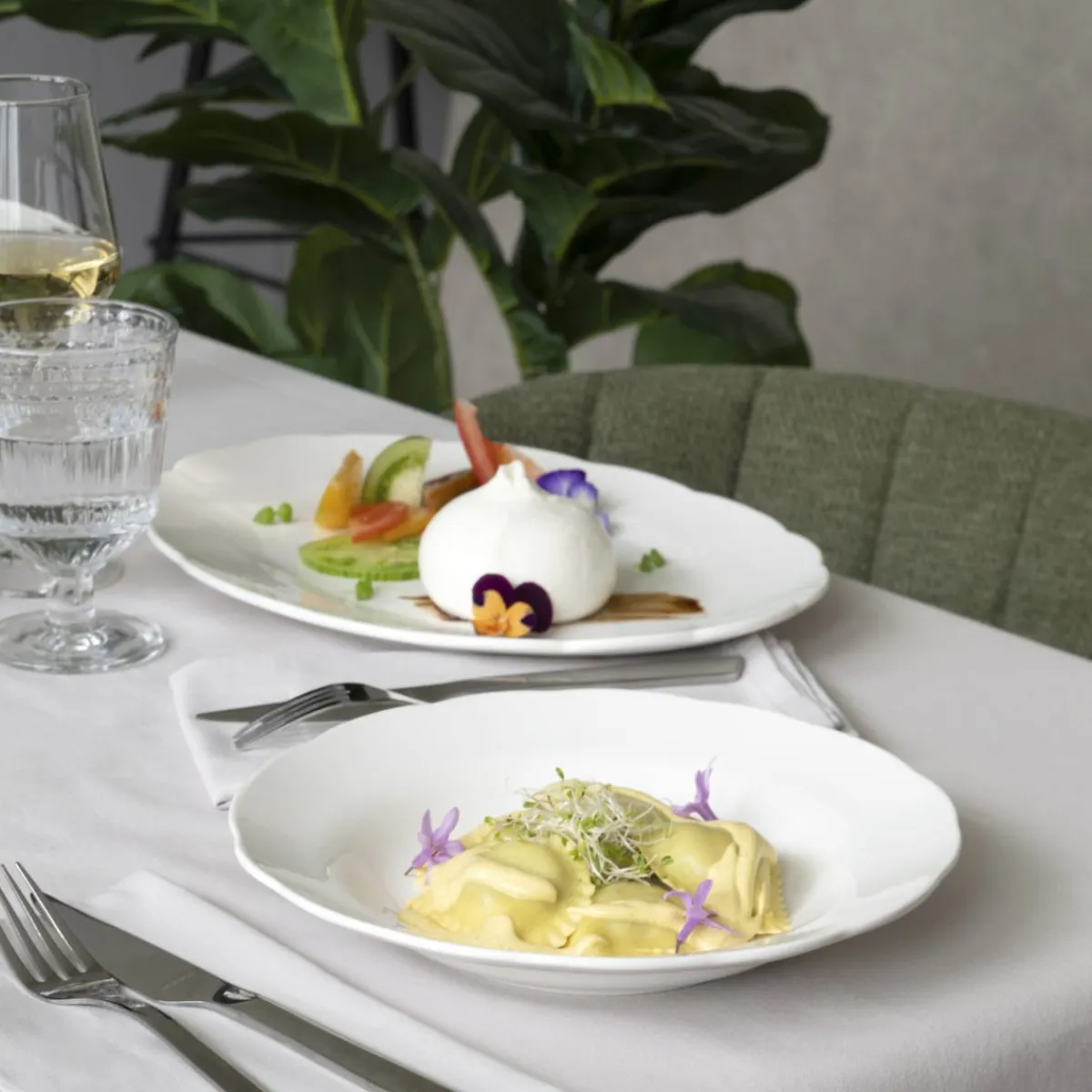 PRO.MUNDI Assiette coupe ovale blanc porcelaine 31,7x22,8 cm Sérafine Hot