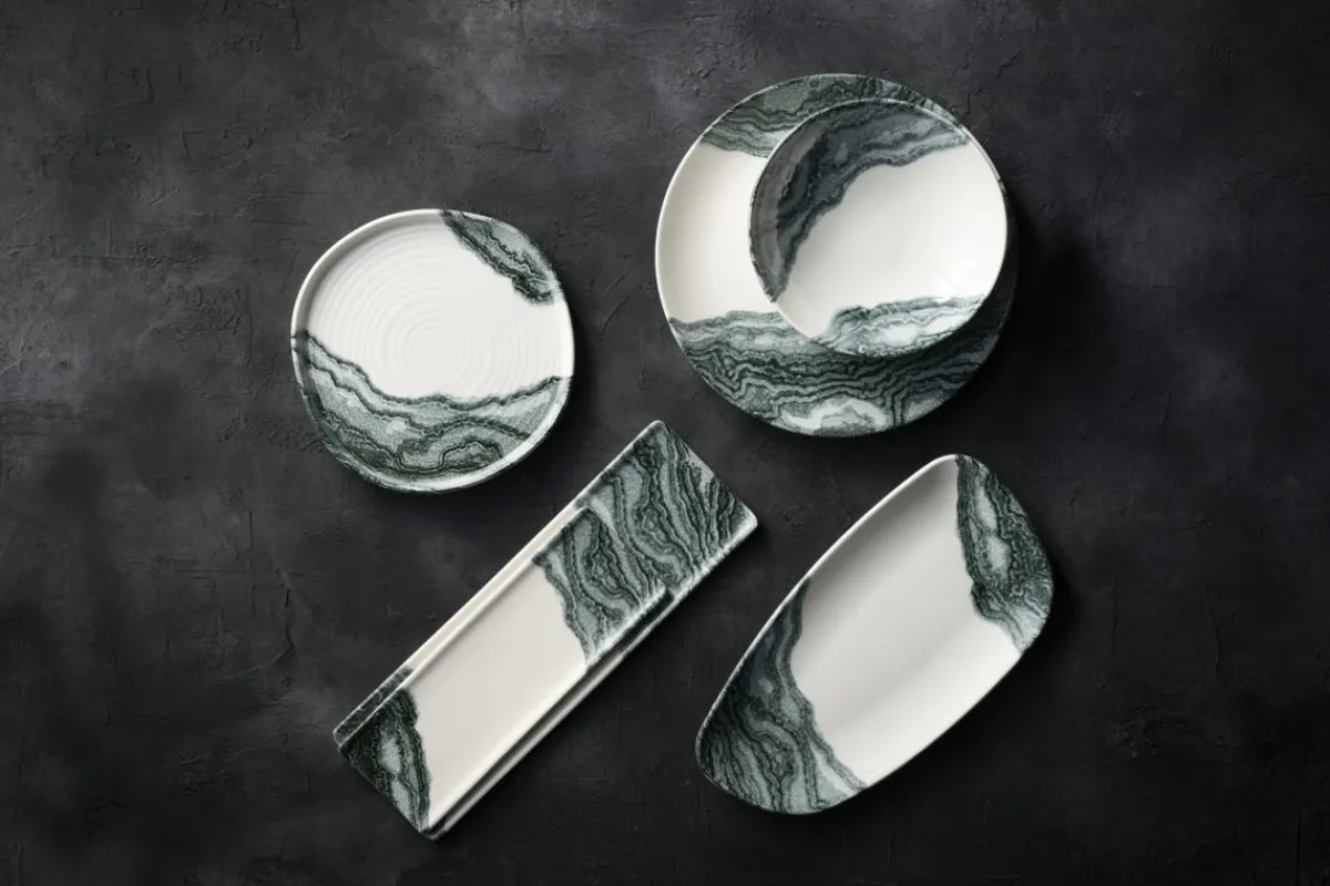 Assiette coupe plate rond Black porcelaine vitrifiée Ø 16,5 cm Tide - CHURCHILL Hot