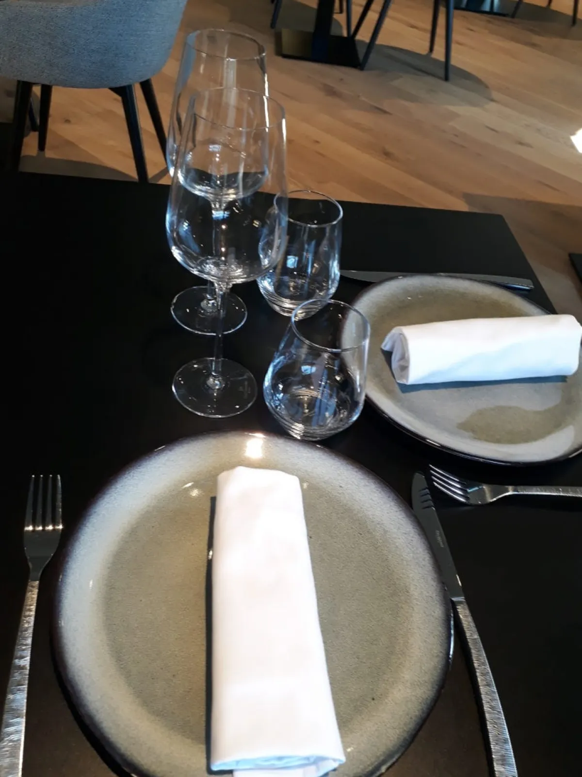 Assiette coupe plate rond gris grès émaillé Ø 27 cm Galaxy - PRO.MUNDI New
