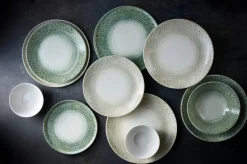 Assiette coupe vert porcelaine vitrifiée Ø 27 cm Butterfly - DUDSON Online