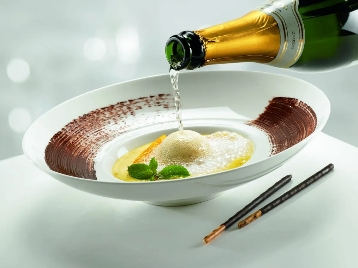 Assiette creuse gourmet rond ivoire porcelaine vitrifiée Ø 29 cm Fine Dine - RAK Clearance
