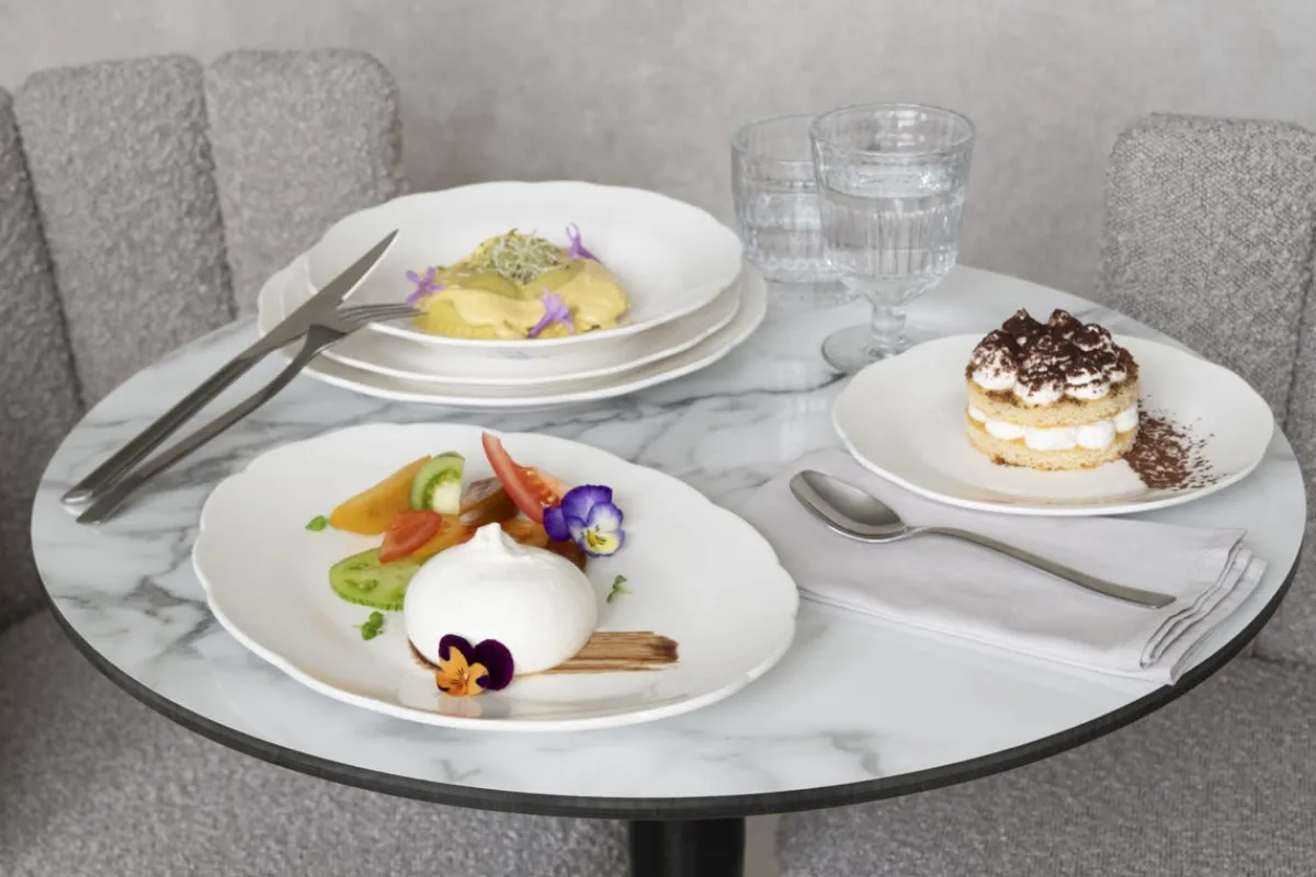 PRO.MUNDI Assiette creuse rond blanc porcelaine Ø 22,9 cm Sérafine Hot