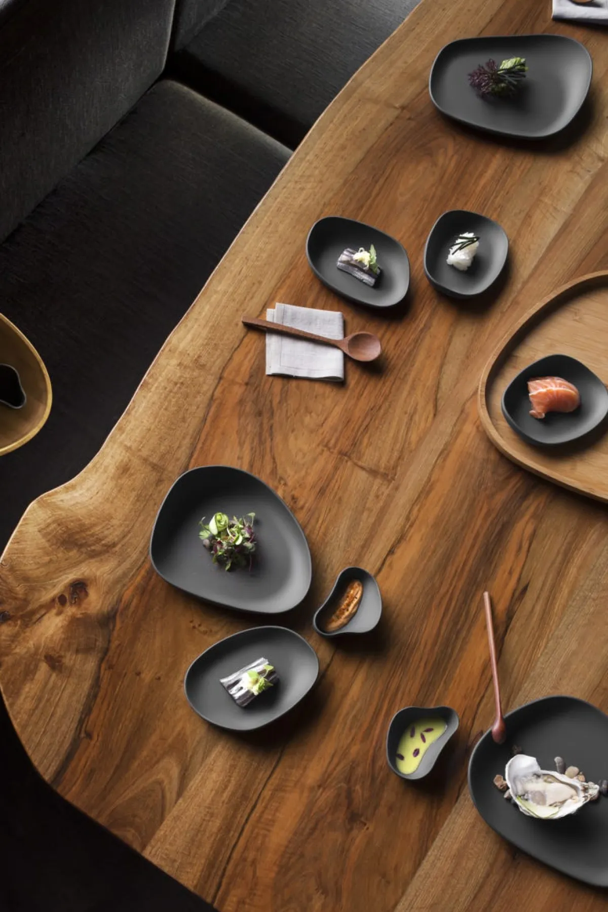 Assiette noir porcelaine 10x6 cm Yayoi - COOKPLAY Discount