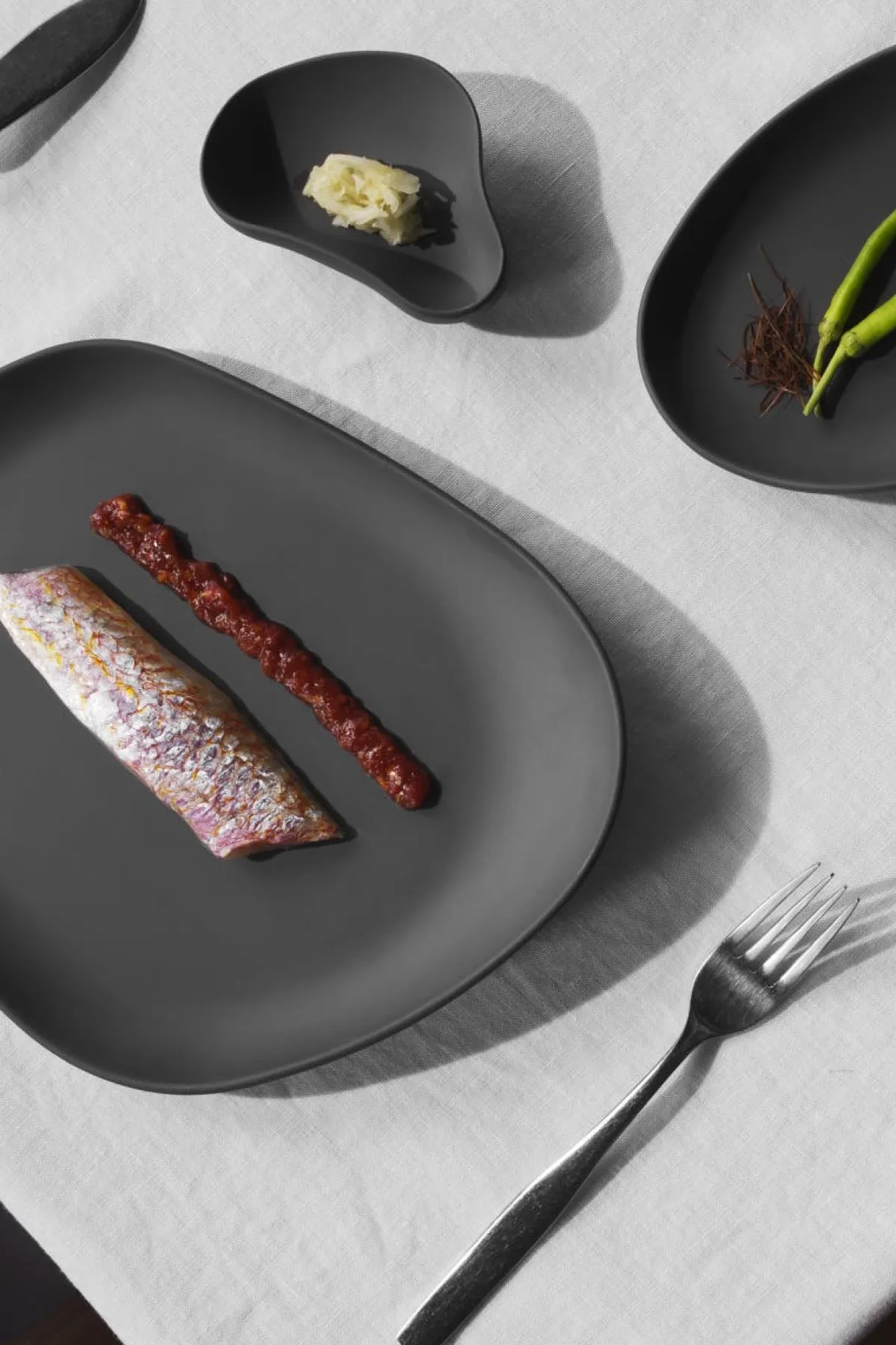 Assiette noir porcelaine 10x6 cm Yayoi - COOKPLAY Discount