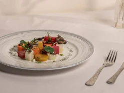 Assiette plate ovale blanc porcelaine 32x20,2 cm Sublime - RAK Discount
