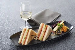 Assiette plate rectangulaire noir porcelaine culinaire 36x21 cm Club - REVOL