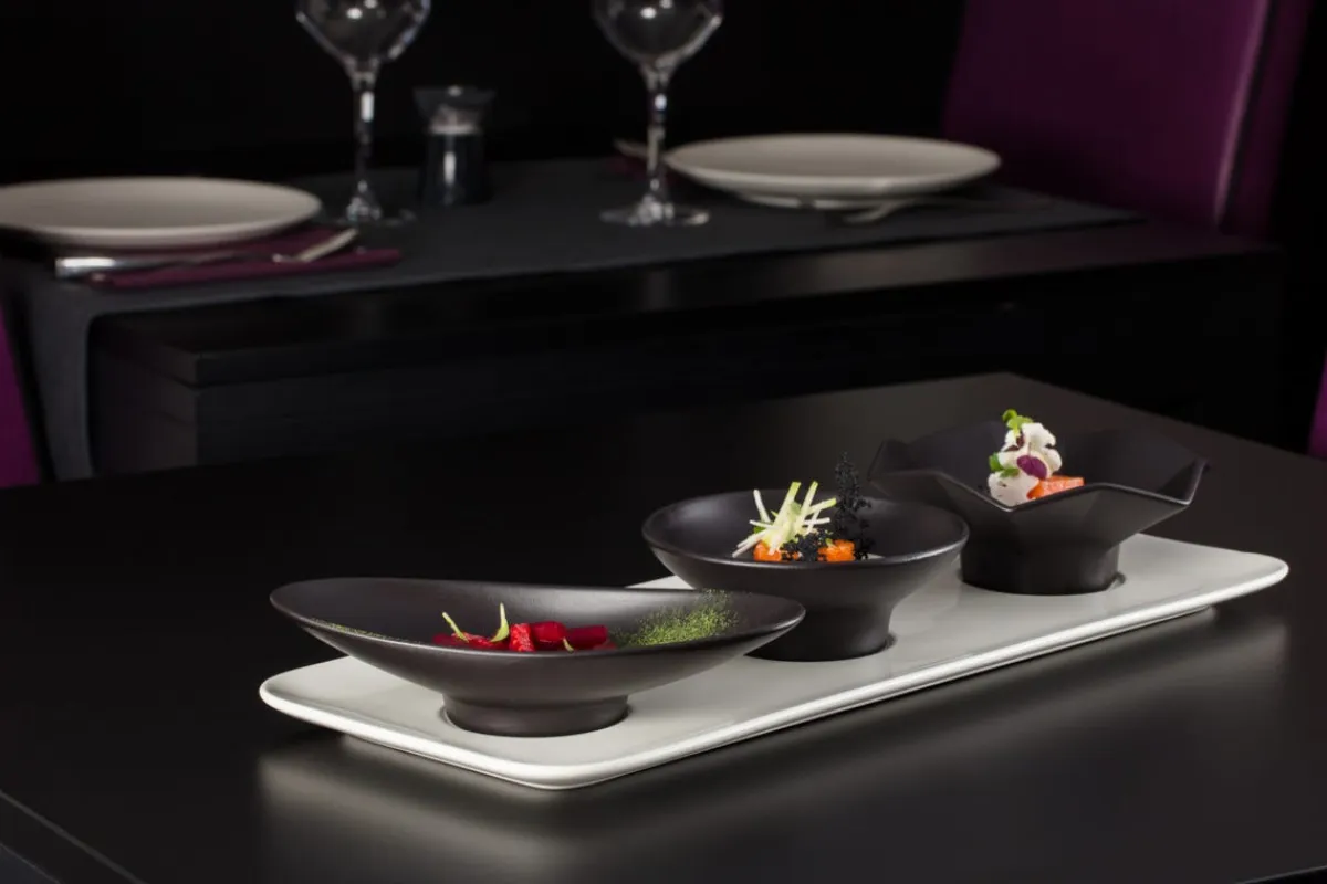 Assiette plate rectangulaire ivoire porcelaine vitrifiée 46x18 cm Aurea - RAK New