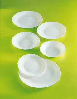 Assiette plate rond blanc verre opal Ø 27,3 cm Feston - LUMINARC Online