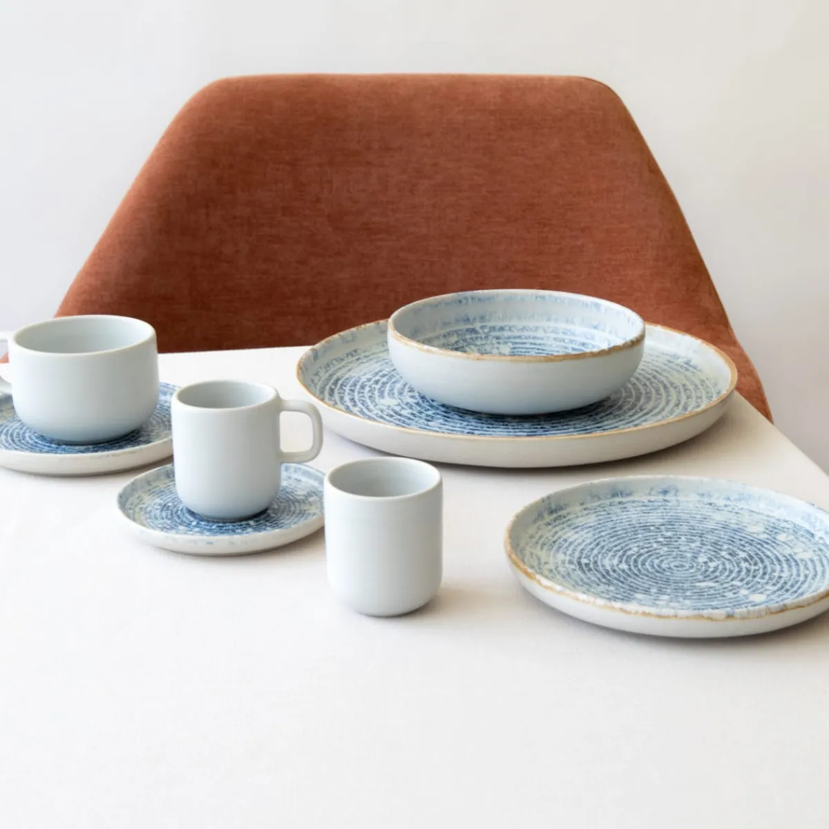 ACCOLADE Assiette plate rond bleu grès émaillé Ø 22 cm Ice Hot