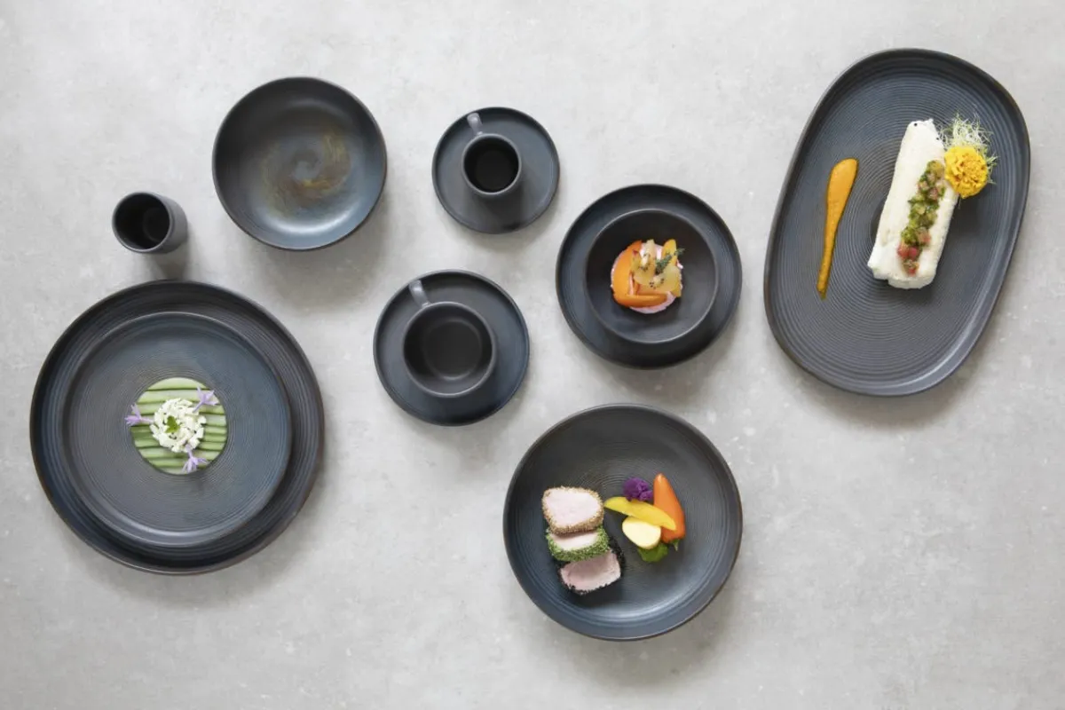 Assiette plate rond grès émaillé Ø 22 cm Tornado - ACCOLADE Discount