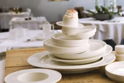 Assiette plate rond ivoire porcelaine vitrifiée Nordic - RAK Outlet