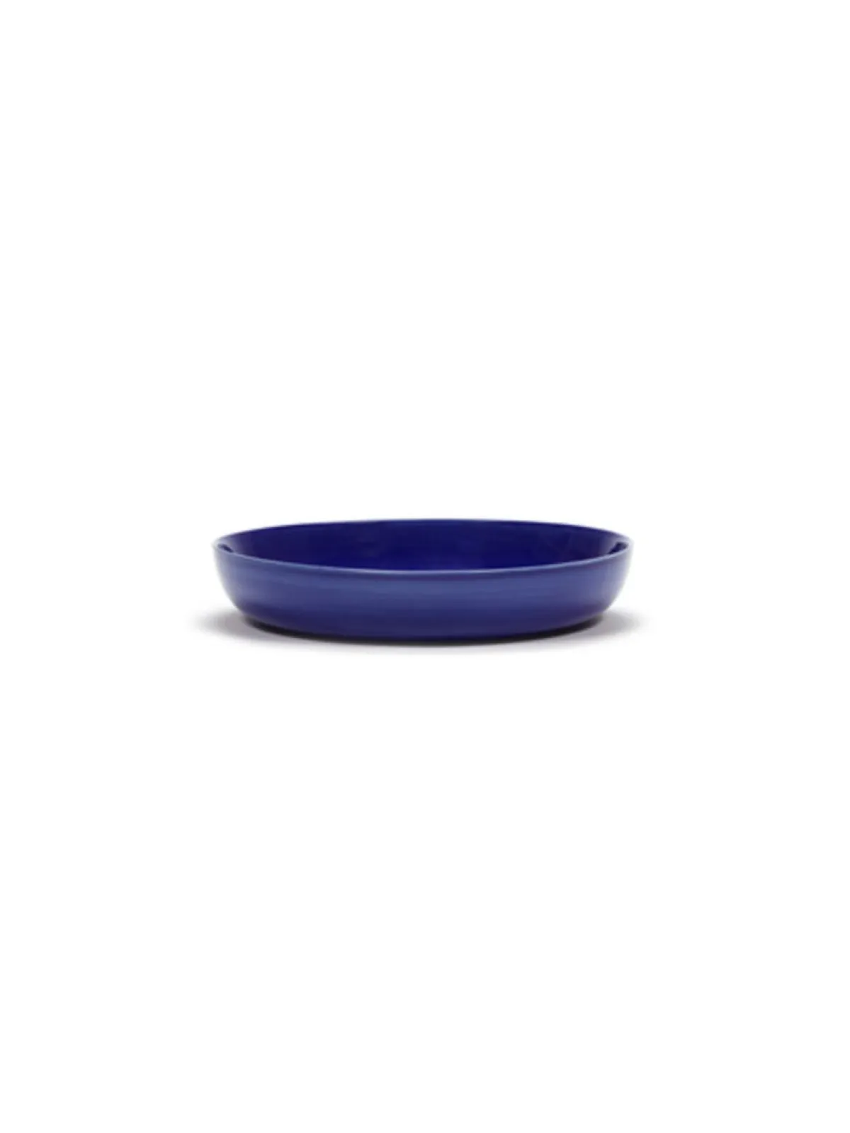 SERAX Assiette plate rond lapis lazuli swirl - stripes blancs grès émaillé Ø 22 cm Feast By Ottolenghi Hot
