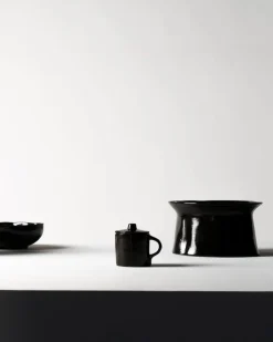Assiette plate surélevée rond ébène grès émaillé Ø 19,5 cm La Mère - SERAX Sale