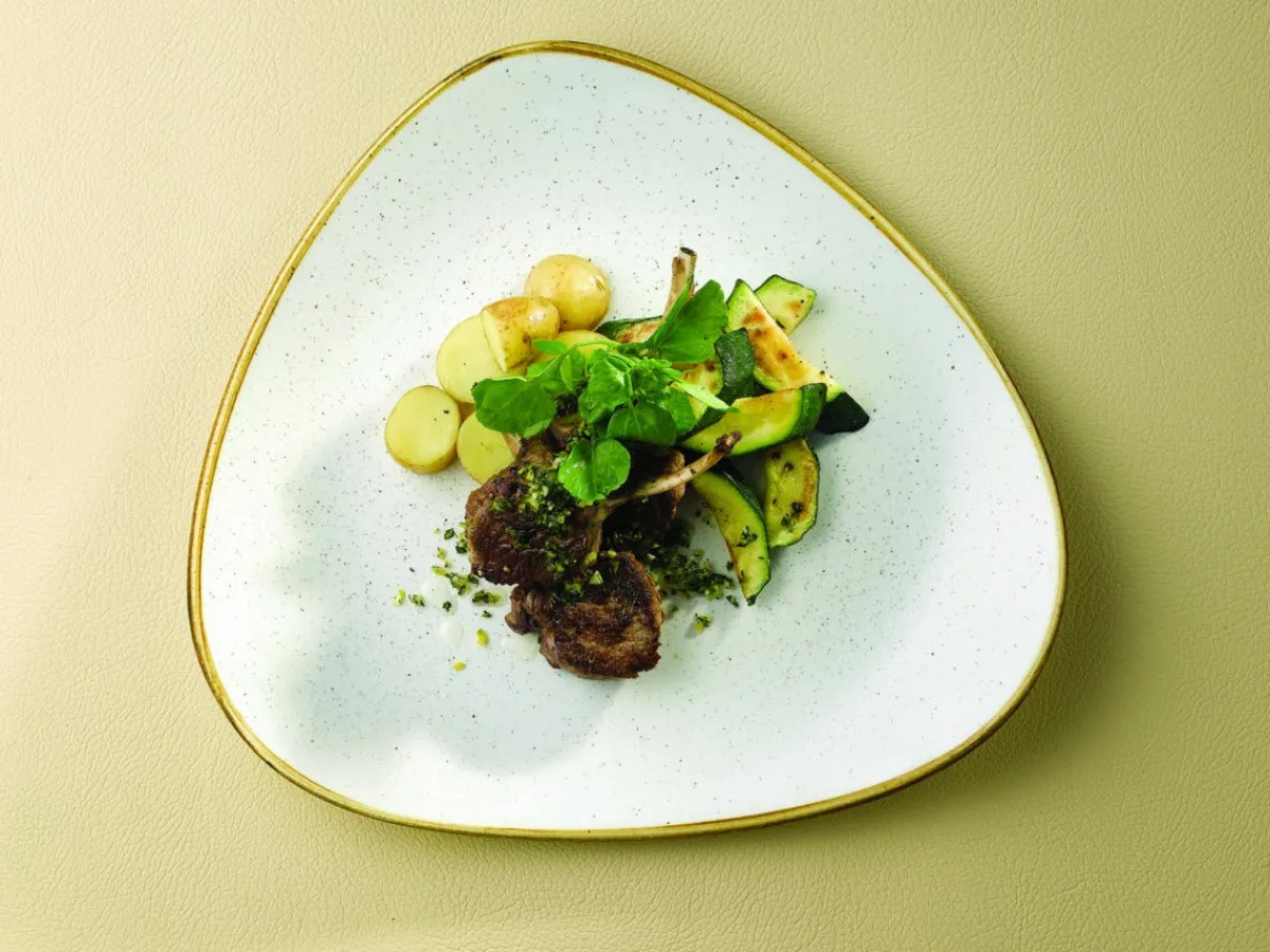 Assiette plate triangulaire barley white porcelaine vitrifiée 26,5x26,5 cm Stonecast Barley - CHURCHILL Clearance