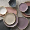 Bol triangulaire Petal Pink porcelaine vitrifiée 23,5x23,5 cm Stonecast Petal - CHURCHILL Clearance