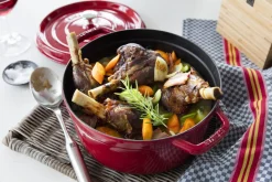 STAUB Cocotte avec couvercle fonte d'acier Sans revêtement Avec couvercle Ø 20 cm 14,5 cm 2,2 L Outlet