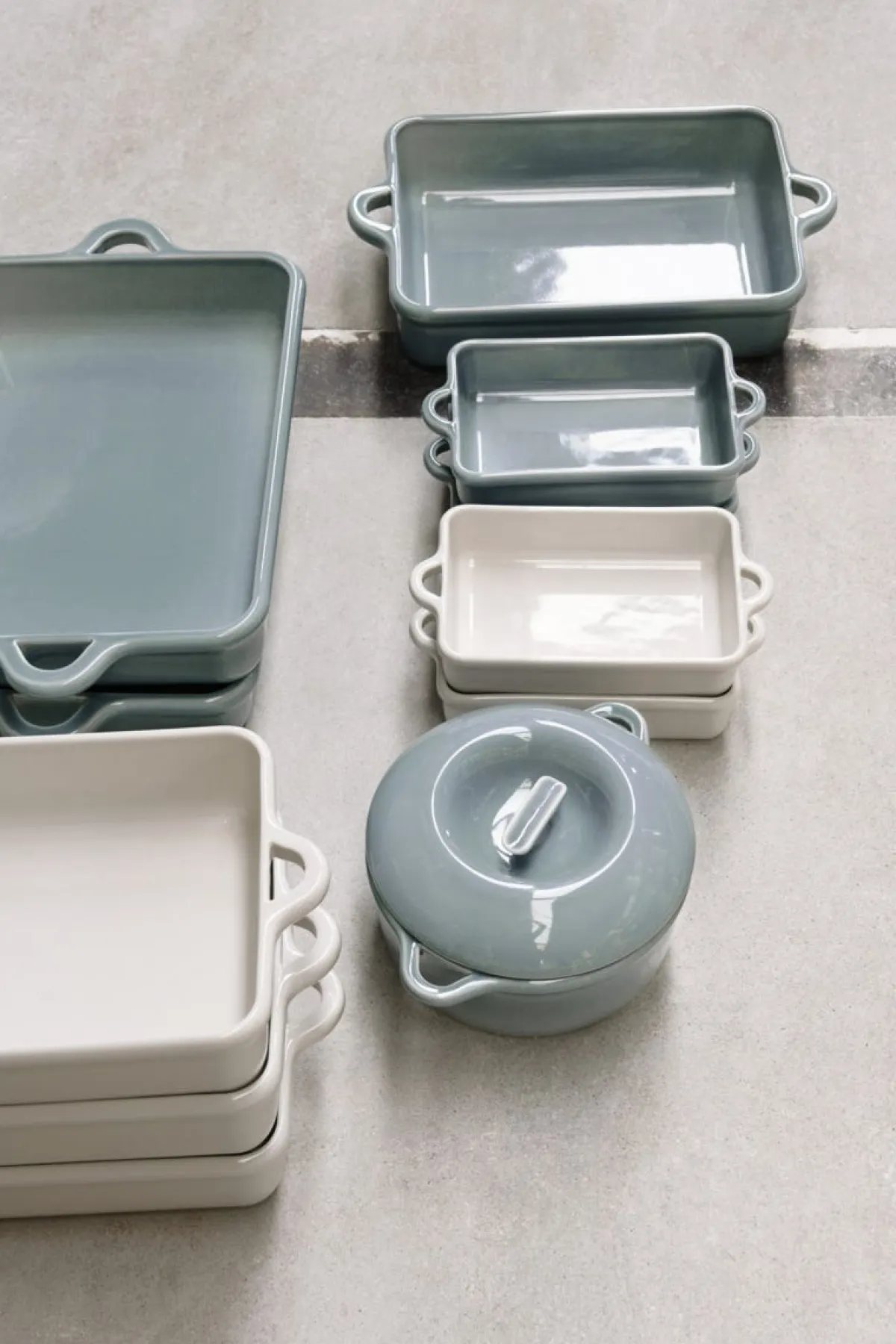 REVOL Cocotte avec couvercle pour induction rond Gris nuage porcelaine culinaire Ø 31 cm Bombance Clearance