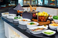 Cocotte basse rond noir porcelaine culinaire Ø 28 cm ution 2 - REVOL Online