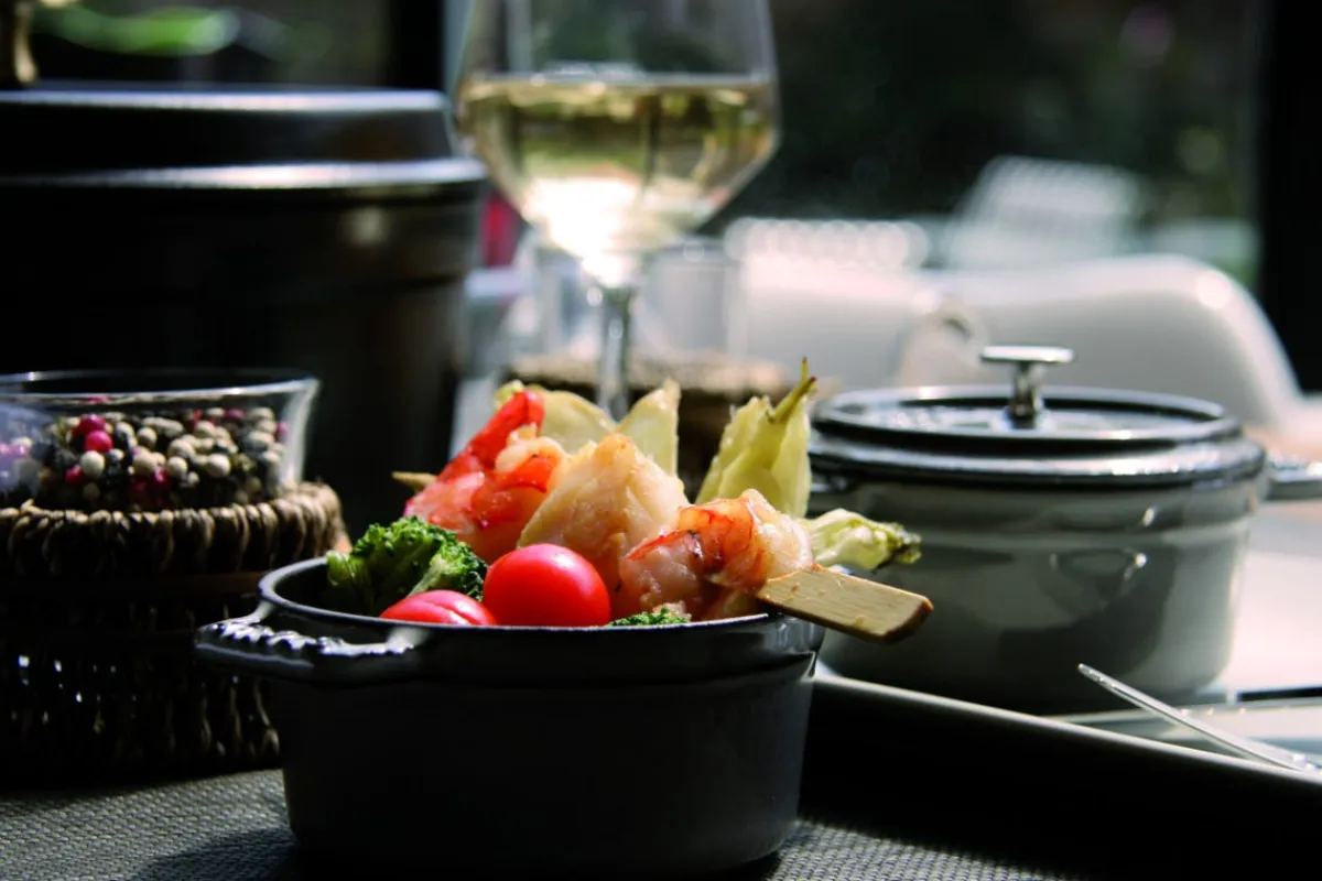 Cocotte fonte d'acier Sans revêtement Avec couvercle Ø 16 cm 10 cm 1,5 L - STAUB Online