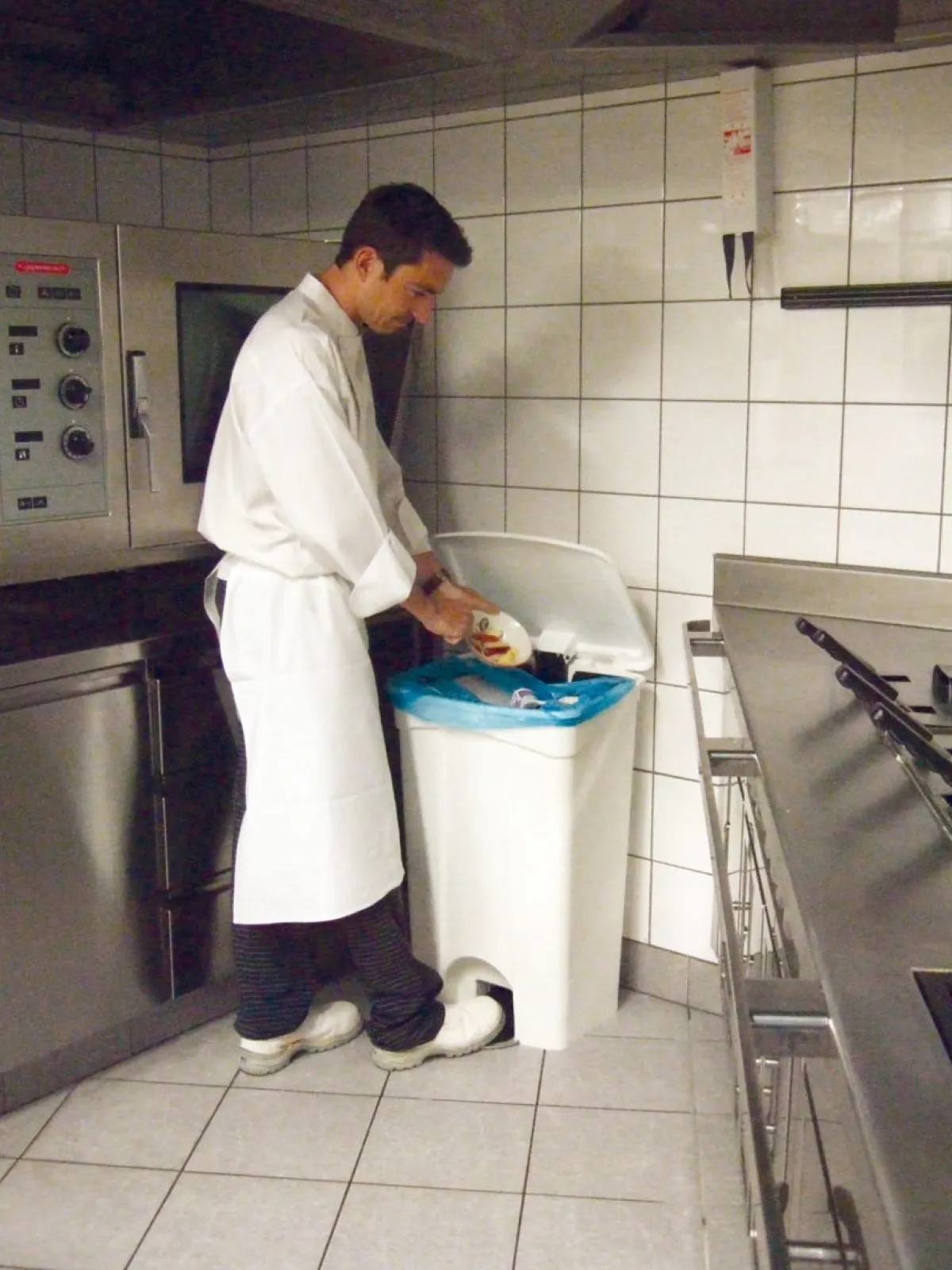 Collecteur à pédale plastique 90 L blanc - PROBBAX Clearance