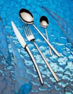 Couteau de table monobloc cranté 22,6 cm Alaska - ETERNUM New