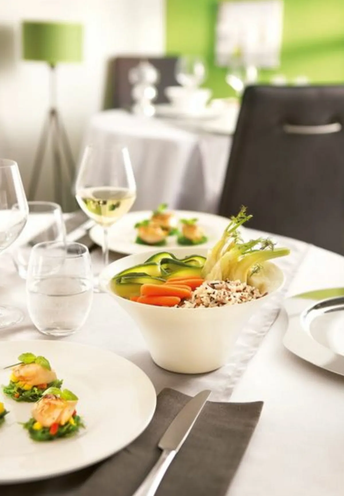 CHEF & SOMMELIER Couteau de table monobloc cranté 24,2 cm Lazzo Hot