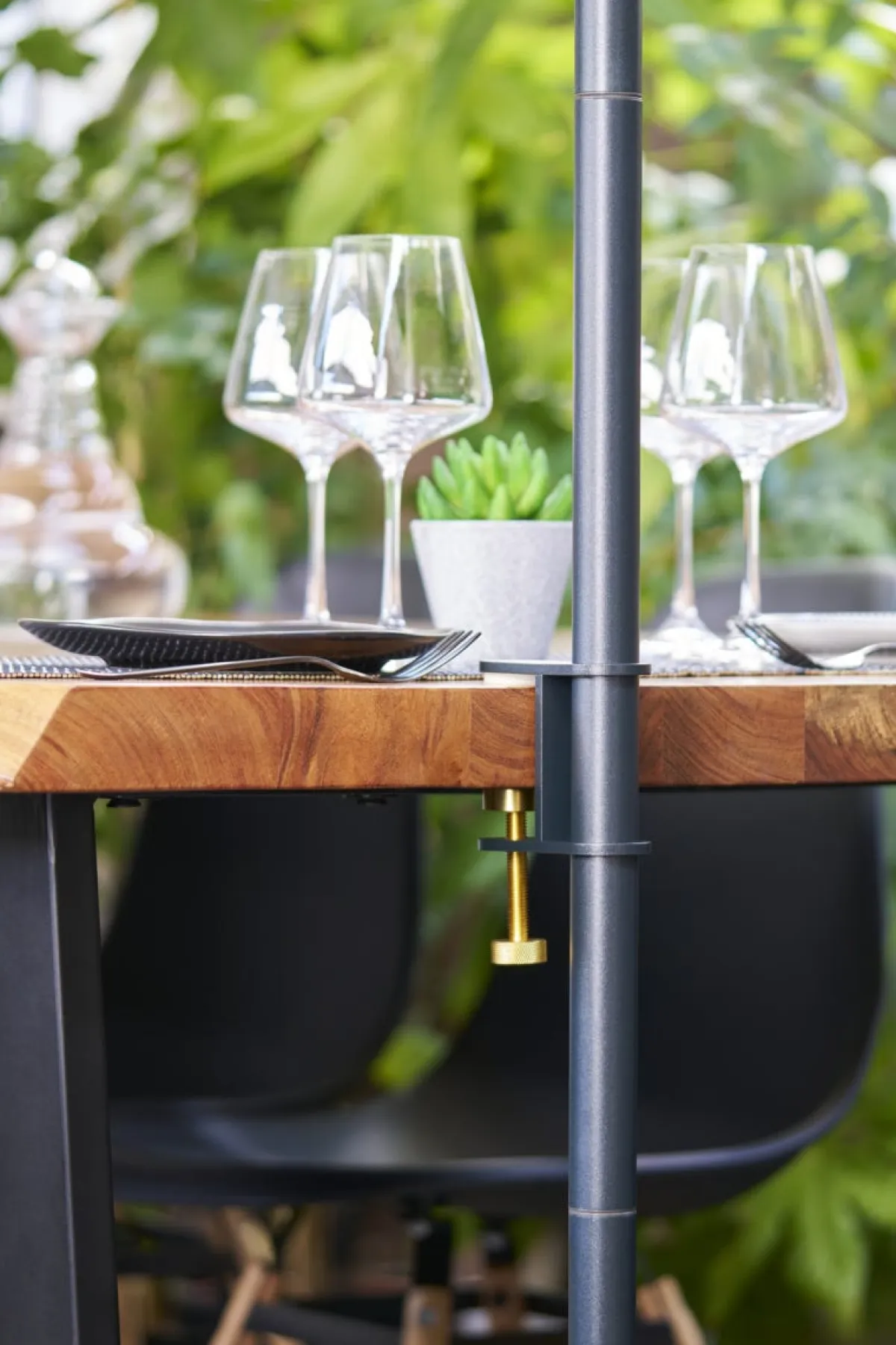 Fixation lampadaire led nomade sur parasol ou table droit noir graphite - PARANOCTA Discount
