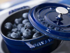 STAUB Mini cocotte avec couvercle fonte d'acier Sans revêtement Avec couvercle Ø 10 cm 7 cm 0,25 L Sale