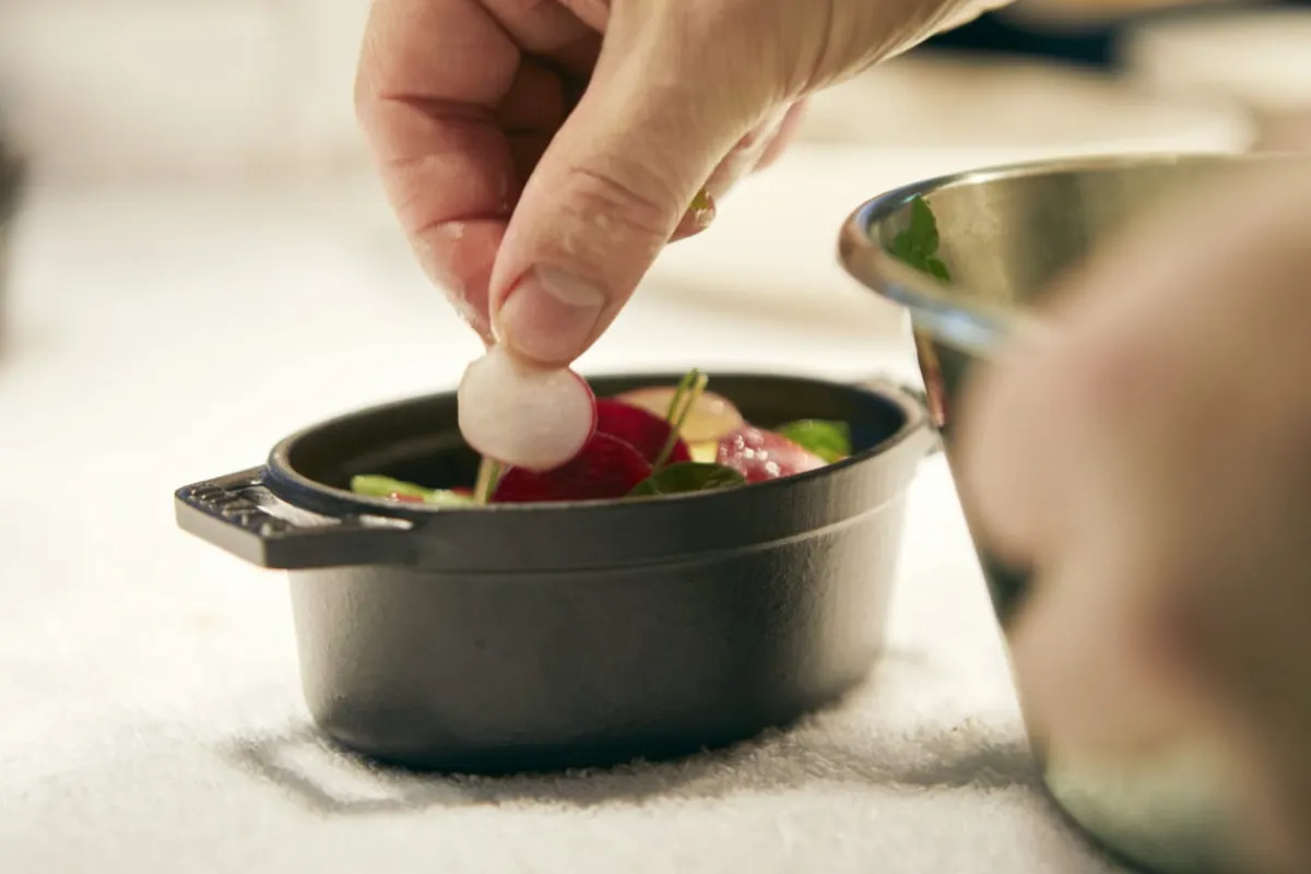 STAUB Mini cocotte fonte d'acier Sans revêtement Avec couvercle 11x7x4,8 cm 0,25 L Outlet