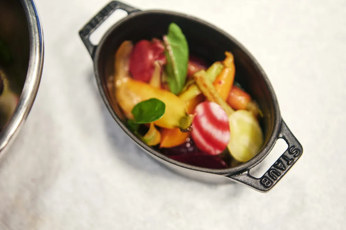 STAUB Mini cocotte fonte d'acier Sans revêtement Avec couvercle 11x7x4,8 cm 0,25 L Outlet