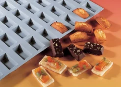 Plaque 25 mini financiers silicone GN 1/3 30x17,6x3 cm Elastomoule - DE BUYER New
