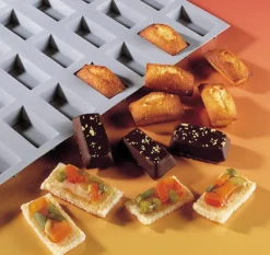 Plaque 25 mini financiers silicone GN 1/3 30x17,6x3 cm Elastomoule - DE BUYER New
