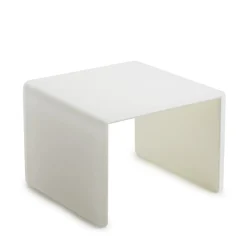 REVOL Plateau avec pieds résine Nacryl® blanc 20x20x15,5 cm Mealplak Hot