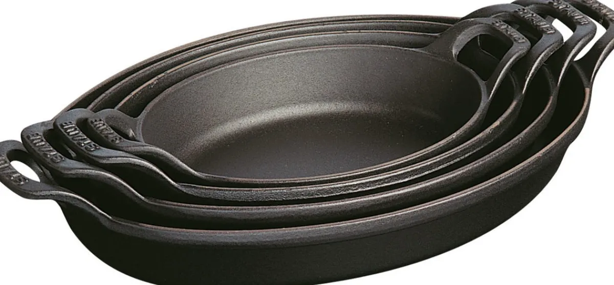 Plat ovale noir fonte d'acier 32 cm - STAUB Discount