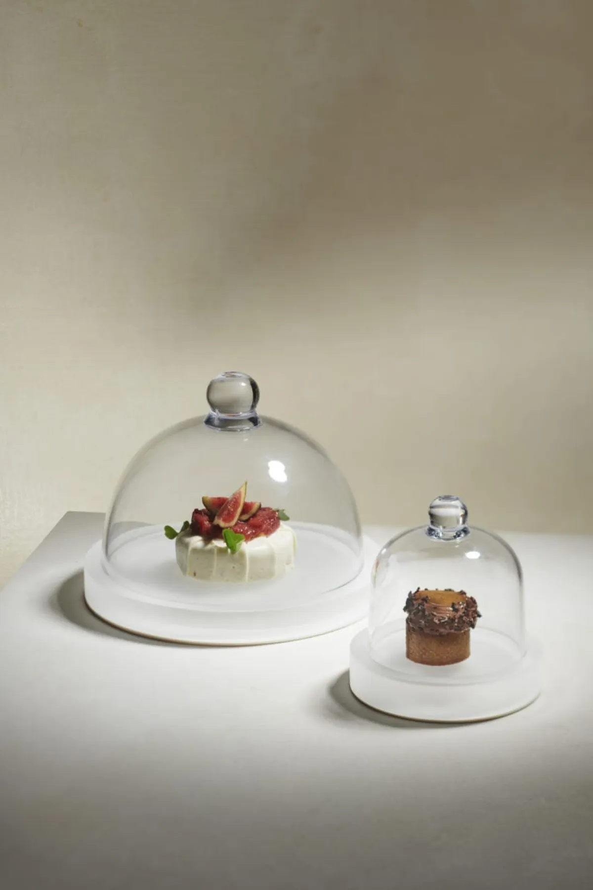 Poduim avec cloche résine Nacryl® blanc Ø 10 cm 11 cm Mealplak - REVOL New