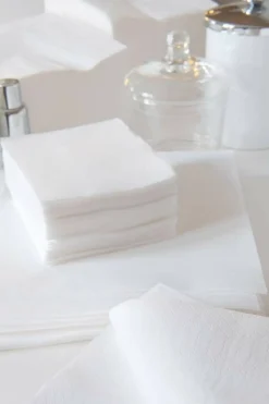 Serviette blanc ouate de cellulose 24x24 cm (100 pièces) - ESSENTIALS COLLECTION Best