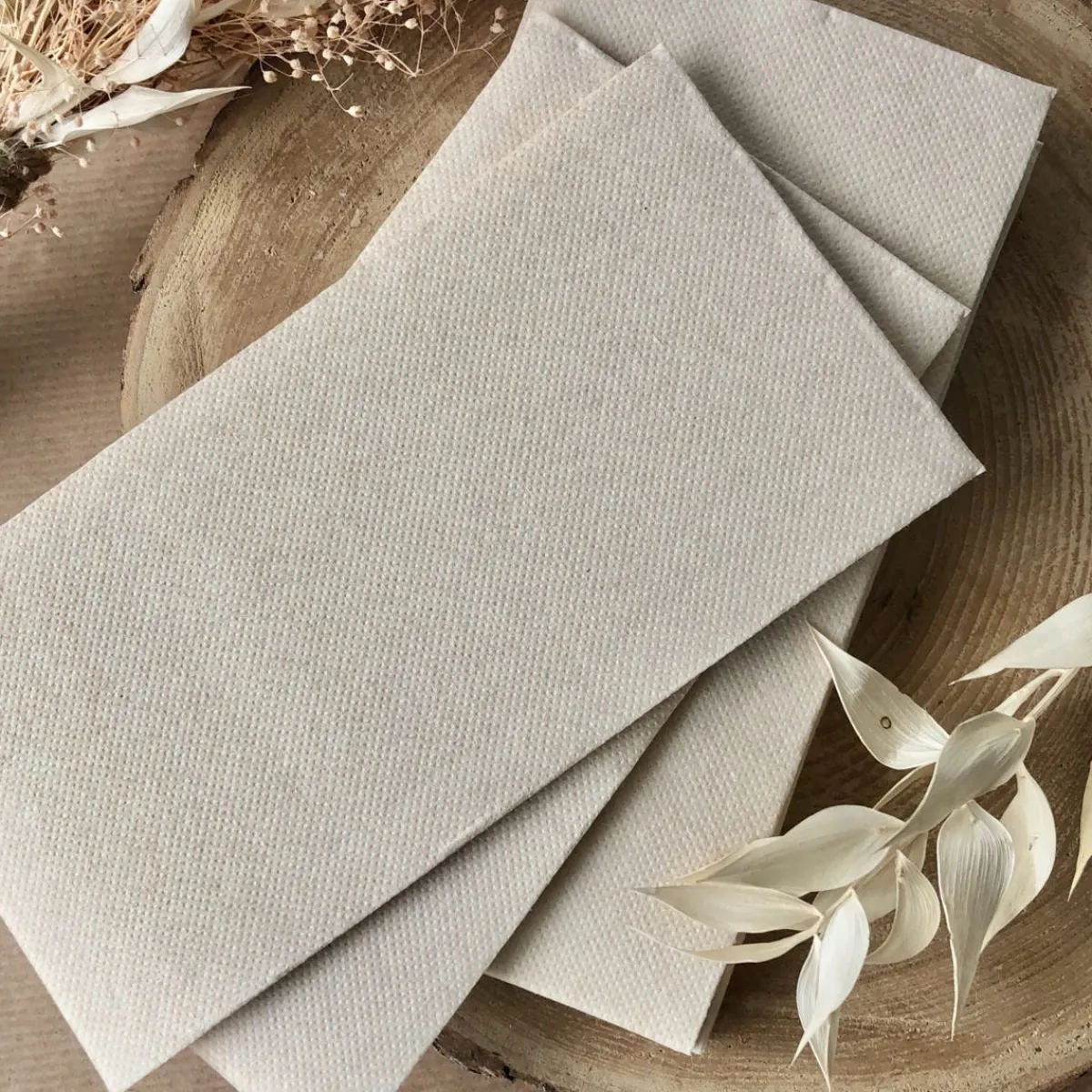 Serviette pliée en 8 kraft ouate de cellulose 38x38 cm pliée en 8 Lisah (50 pièces) - PRO.MUNDI Online