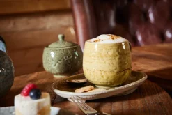 Sous tasse à déjeuner ovale Sage porcelaine vitrifiée 19 cm Krush - RAK Outlet