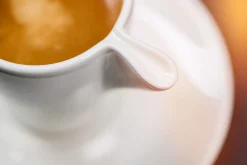 Tasse à expresso ivoire porcelaine vitrifiée 7 cl Ø 6 cm Swirls - RAK New